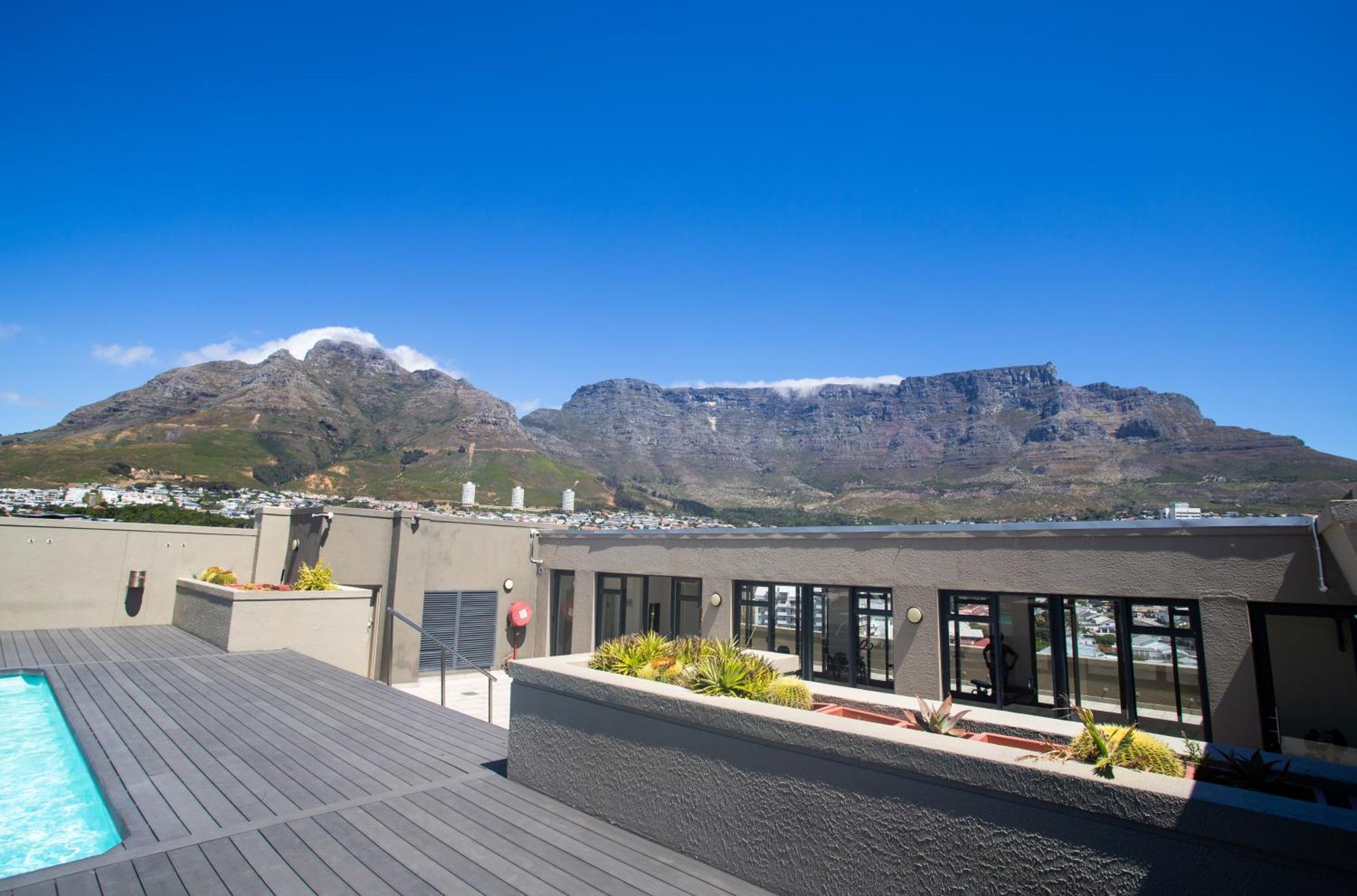 Apartment Four Seasons - Stunning In The Heart Of Town!