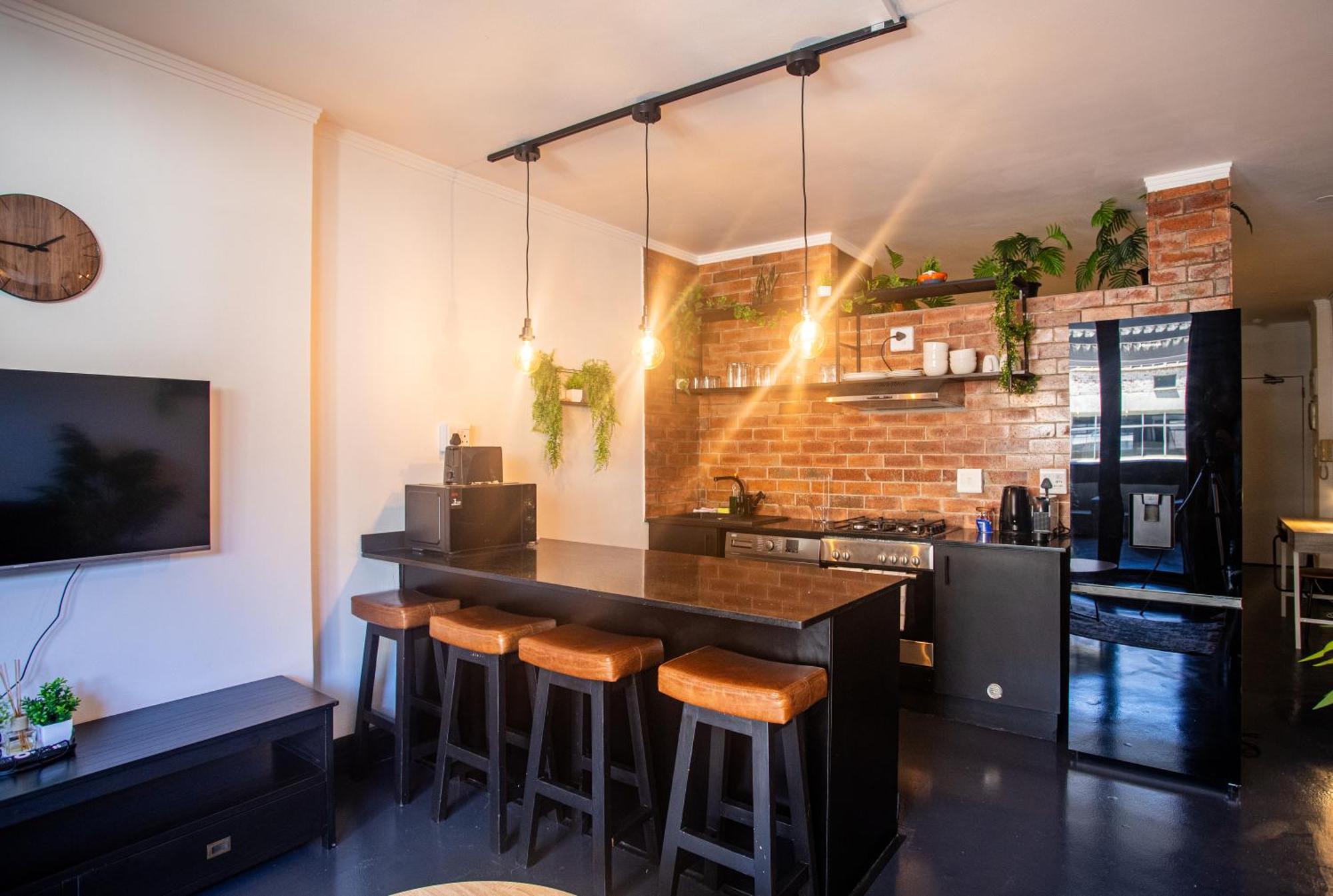 Apartment Four Seasons - Stunning In The Heart Of Town!